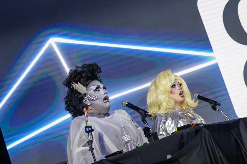 @thelolapalooza and @panchalaflor gasp at the same moment behind their mics.